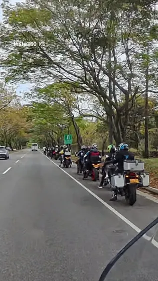Rodando en moto en grupo