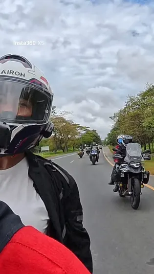 Rodando en moto, vista desde el casco